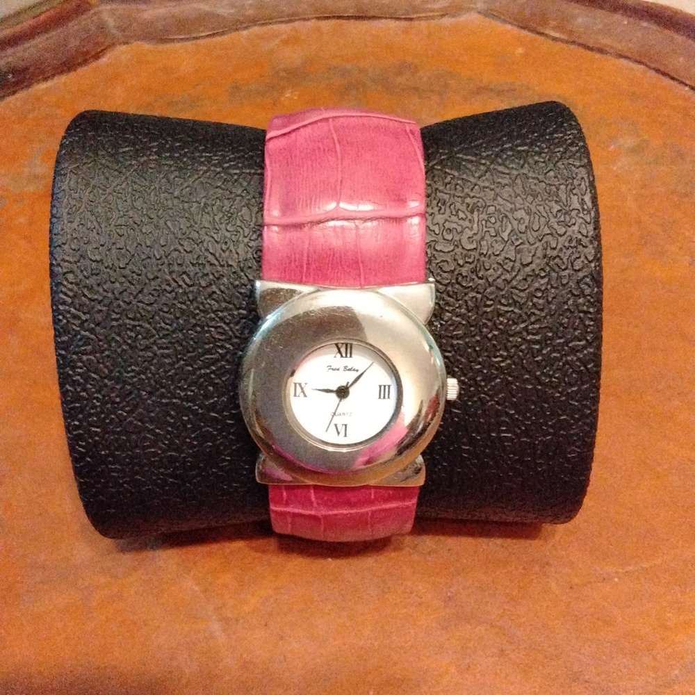 Women's Vintage Fashion Hinged Cuff Watch with faux Pink Alligator watchband